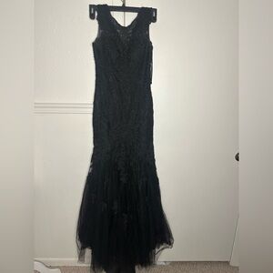 Dave & Johnny Black Lace Maxi Mermaid style Dress size 1/2
